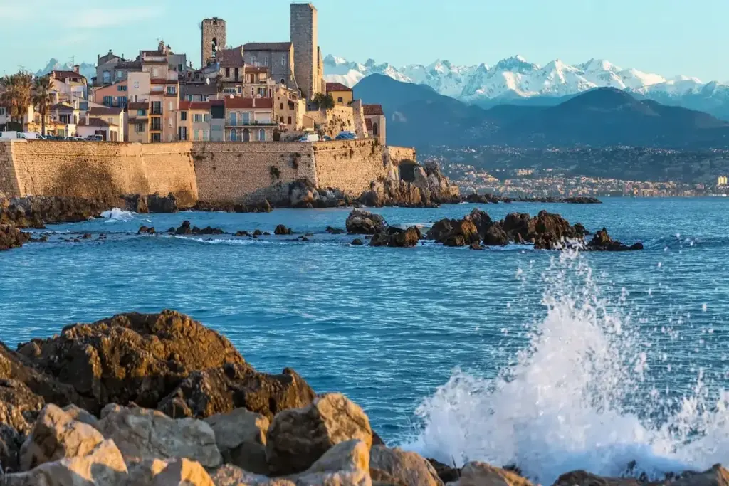 Visitez Antibes et Juan les Pins avec un chauffeur privé