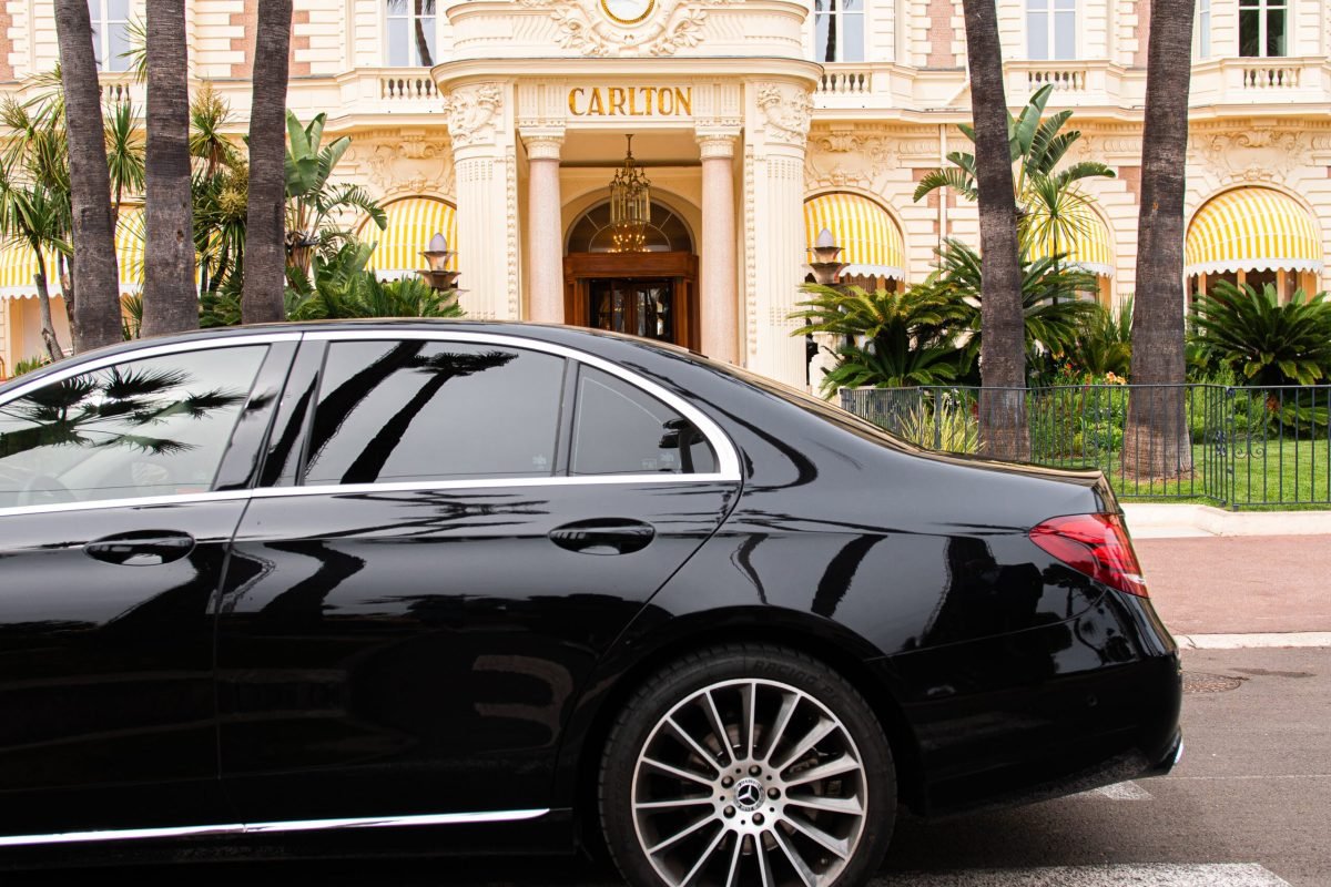 chauffeur à disposition à Cannes hotel Carlton